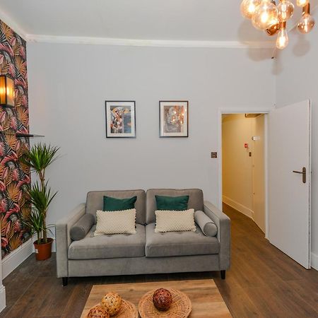 Cosy 1 Bedroom Home For Small Families ลอนดอน ภายนอก รูปภาพ