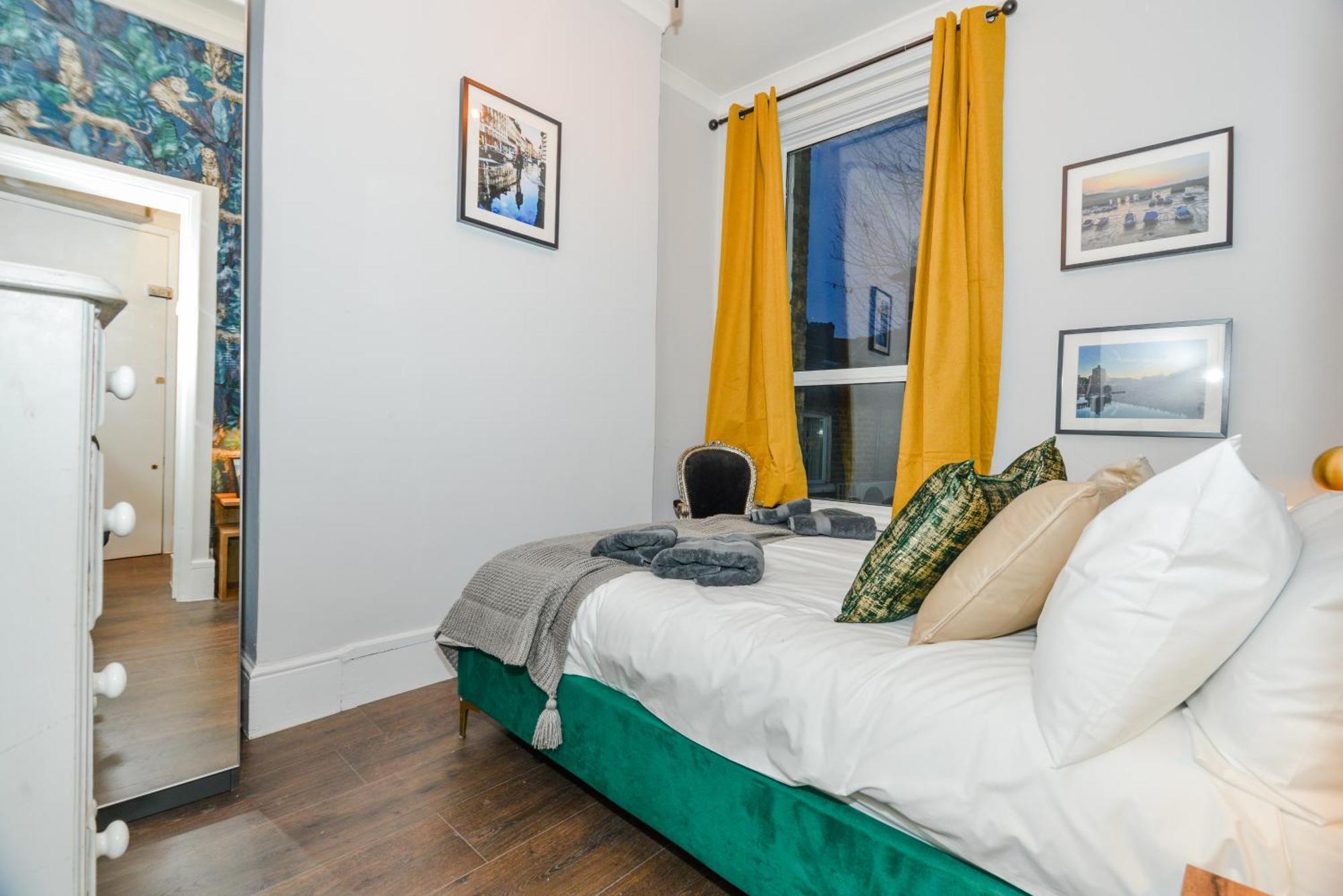 Cosy 1 Bedroom Home For Small Families ลอนดอน ภายนอก รูปภาพ