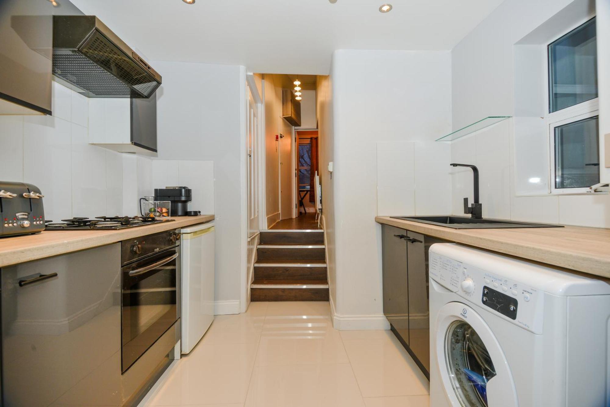 Cosy 1 Bedroom Home For Small Families ลอนดอน ภายนอก รูปภาพ